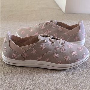 CLARKS CLOUDSTEPPERS SNEAKERS